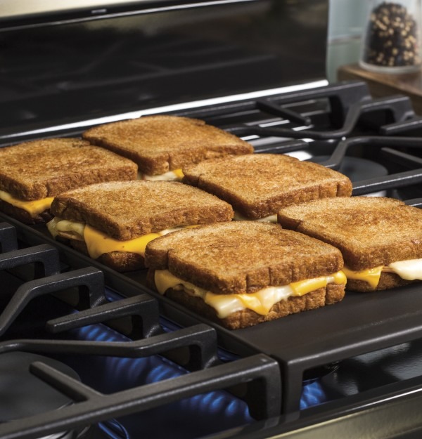 JGB735DPBB grill view