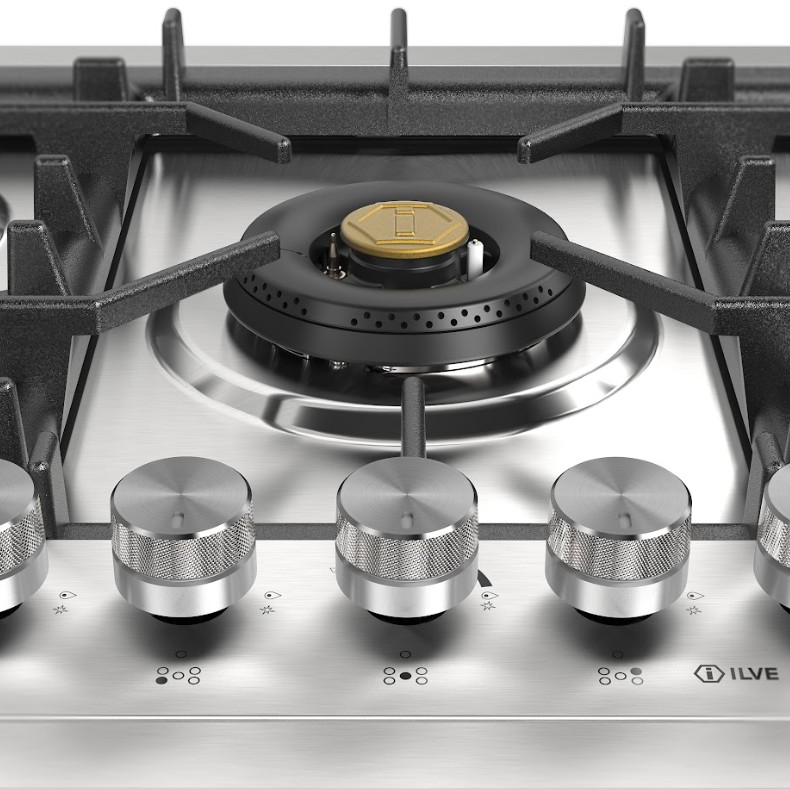ILVE UHCPT95SS front view close up on dual burner and knobs