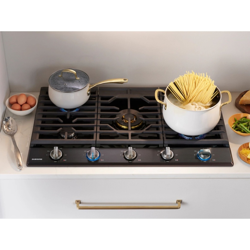 Samsung-NA36N7755TG-in use view