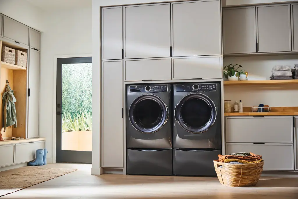 ELFW7637AT-Lifestyle