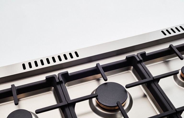 Bertazzoni-PRO366BCFGMXT-cast iron grates