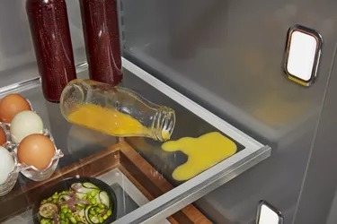 KitchenAid-KBSD706MPS-shelves