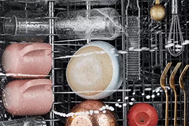 KitchenAid-KDFM404KPS-rack view