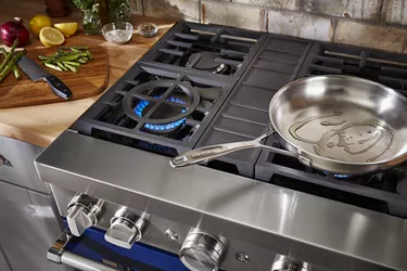 KitchenAid-KFDC500JSS-burner