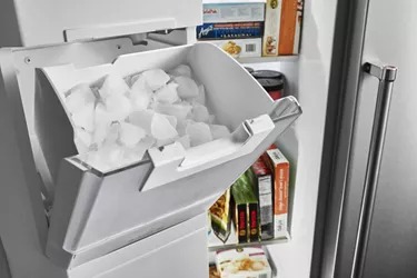 KitchenAid-KRSC703HPS-ice maker