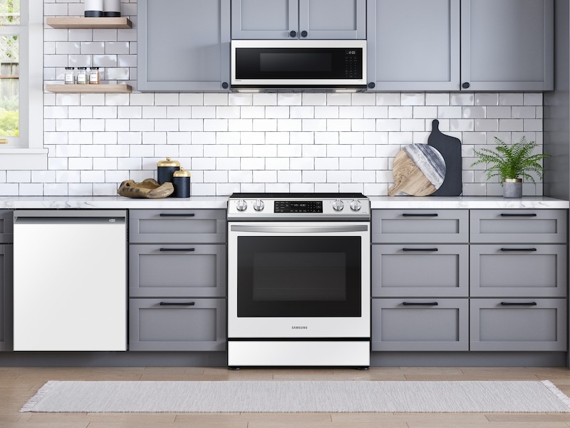 Samsung-ME11CB751012-lifestyle view