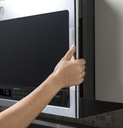 PVM9005BLTS bottom control with integrated handle