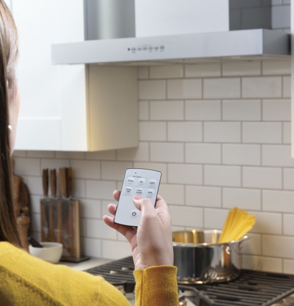 UVW8361SLSS remote control included