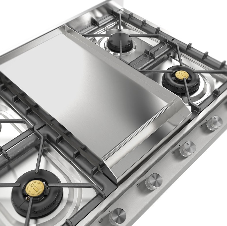 ILVE UHCP965FSS close up on griddle