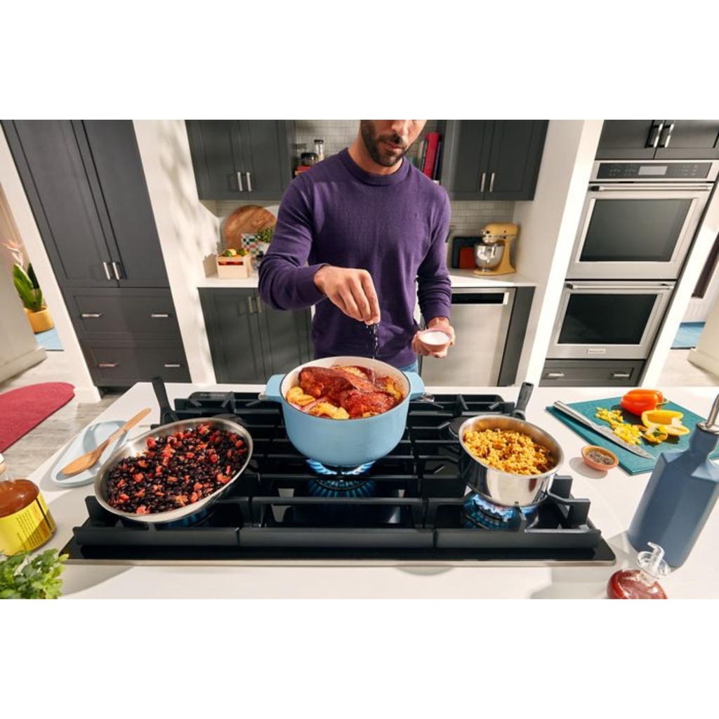 KitchenAid-KCGG536PBL-multi-burner cooktop setup