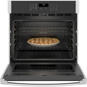 GE-JTS3000SNSS-Oven with a Baking Pie