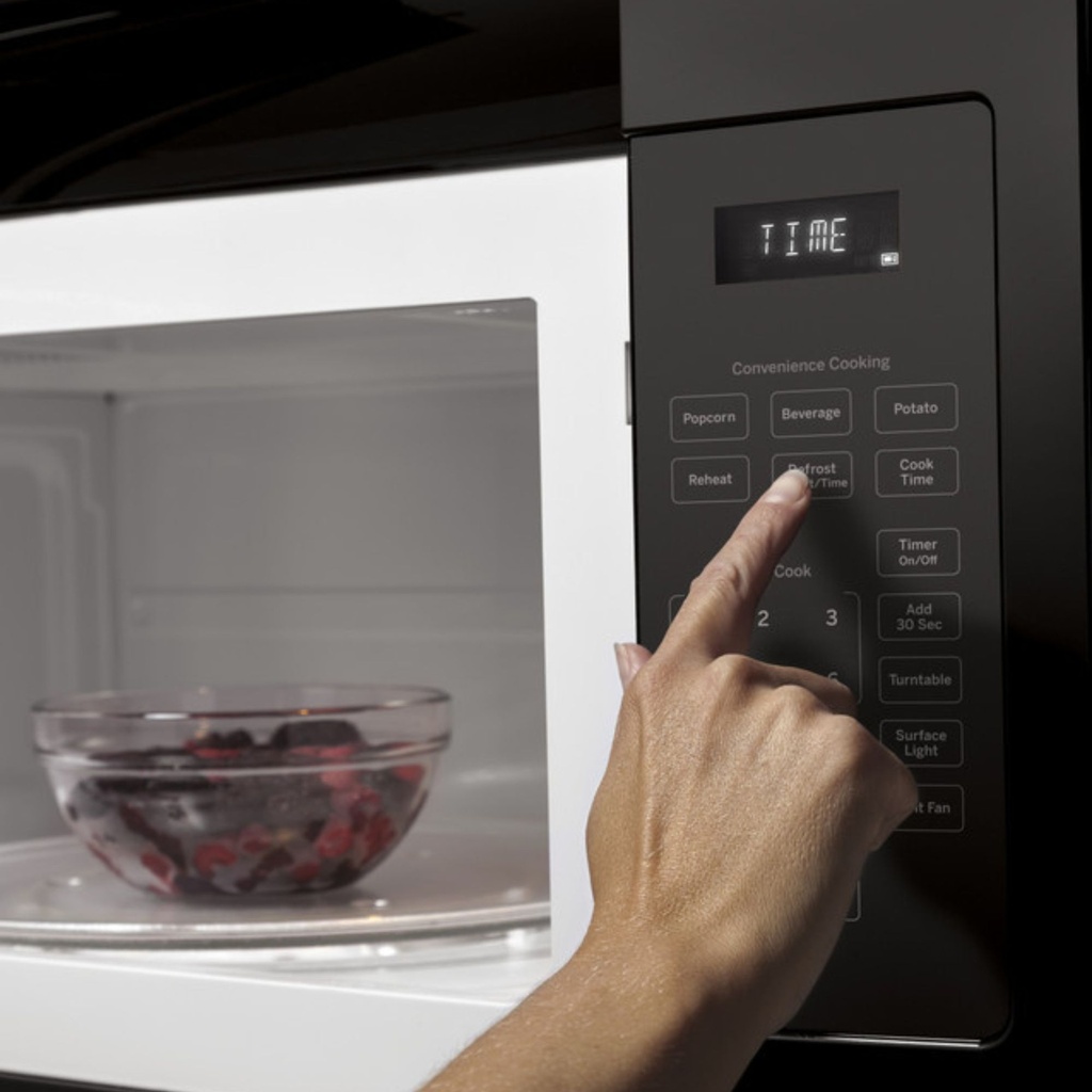 GE-JVM3160DFBB-Microwave Defrosting Food