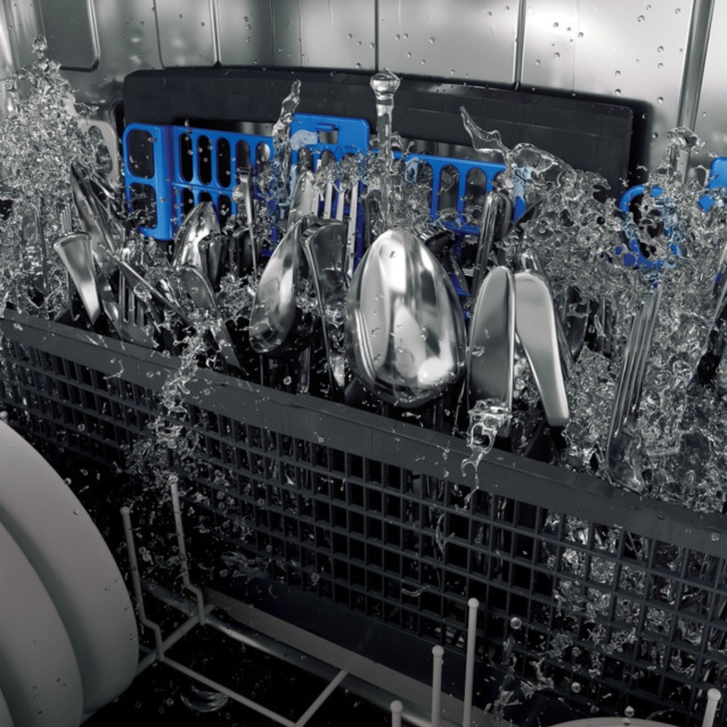 GE-PDP715SYVFS-Deep Clean Silverware Jets