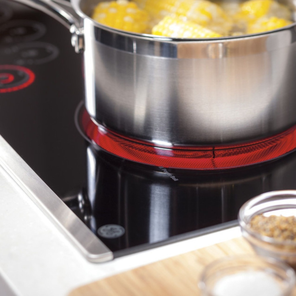 GE-PP9830DRBB-Glass Cooktop with Boiling Pot of Corn