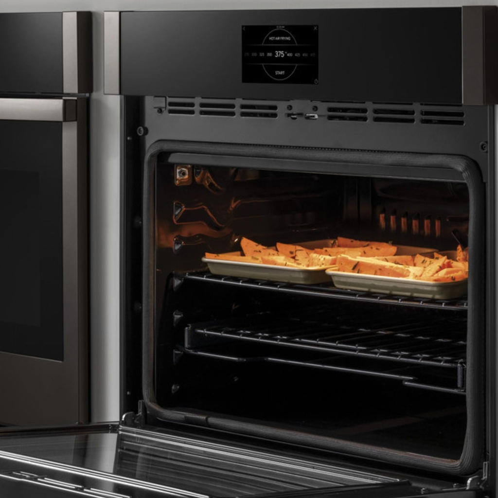 PTD7000SNSS modern oven with roasting sweet potatoes