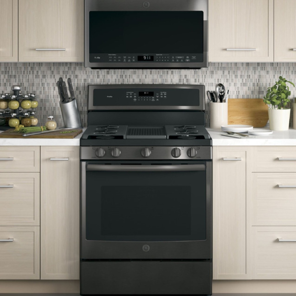 GE-PVM9005BLTS-2.1 cu. ft. capacity